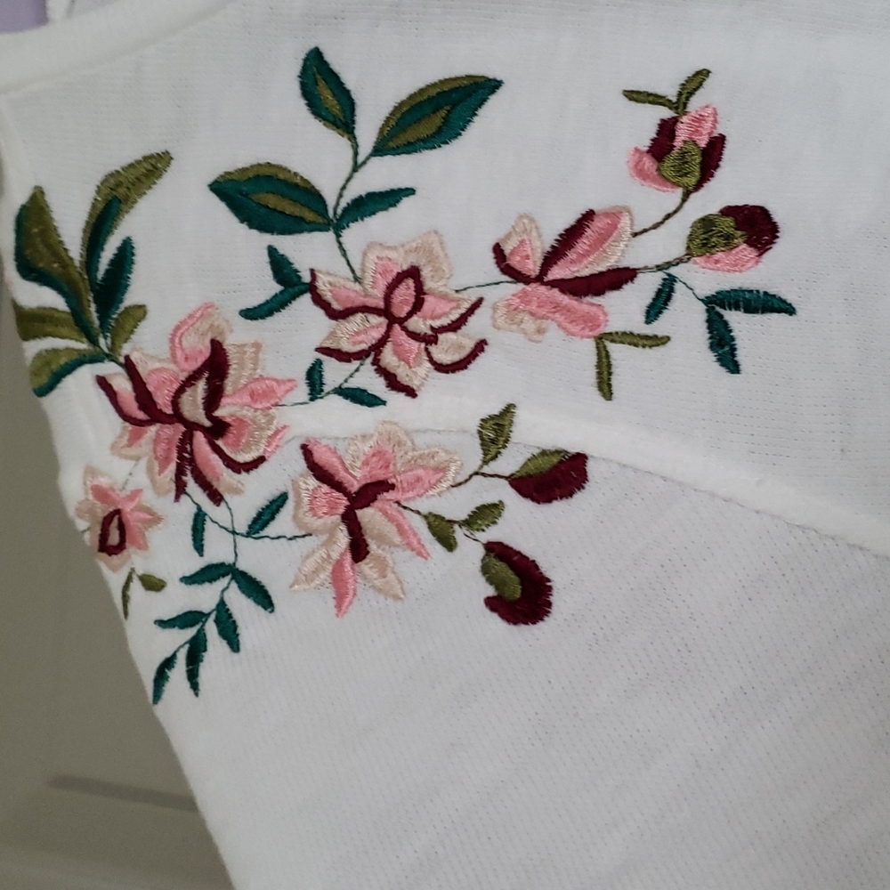 Perfect Spring Embroidered Florals Tie Front Shirt 🌸 - Picture 2 of 8
